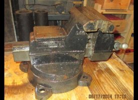 Bench-Vise-3.jpg
