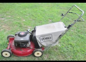 Toro-Push-Lawn-Mower-With-Bag.jpg