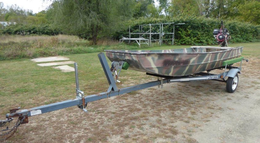 The Traveler Flat Bottom Boat Online Only Auction