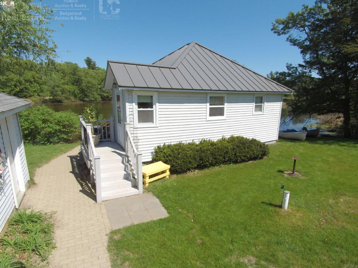Beautiful Turnkey Waterfront Home In Columbia County Wi United 6