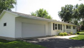 Meticulously Maintained Ranch Home in Subdivision Portage WI