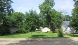 Buildable Lot in Wis Dells with 2 Car Garage