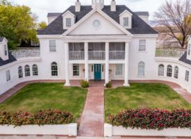 M2.1 Mansion Courtyard