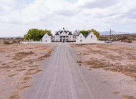 M3.1 Mansion Front Drive