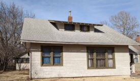 ONLINE AUCTION – HOME IN TOWN – NEWTON KANSAS