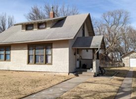 712 E 5th, Newton, KS Pic 2