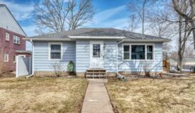 Charming 2 Bedroom Home Nestled in the Vibrant City of Eau Claire, WI