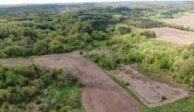 Quality Buildable/Hunting/Timberland parcel located in the heart of Waupaca County