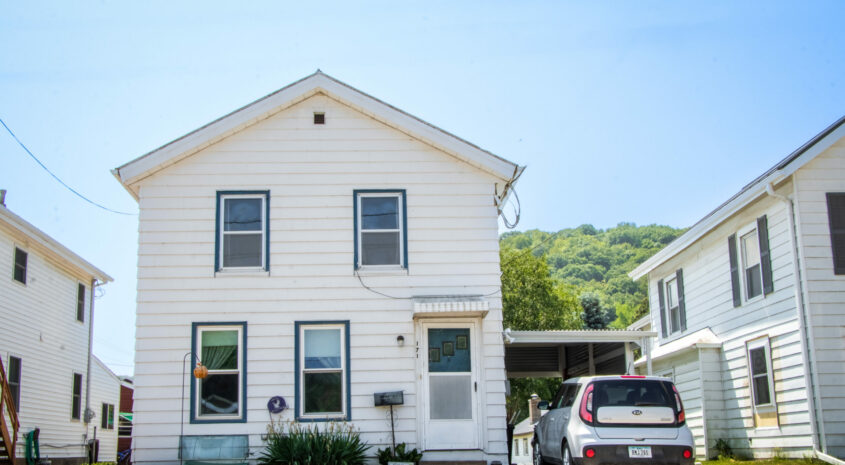 Lansing House-13