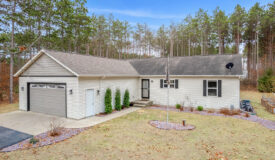 Spacious 4-Bedroom Tucked Away in Delton Woods